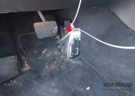 2019 Mercedes-Benz C 300 z USA, uszkodzony, nr VIN 55SWF8DB2KU322449